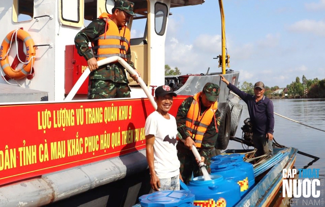 
Tìm nước giữa vùng sông nước
- Ảnh 2.