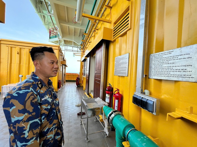 Nước ngọt nơi nhà giàn DK1, mạch sống giữa biển xa- Ảnh 1. Nước ngọt nơi nhà giàn DK1, mạch sống giữa biển xa- Ảnh 1.