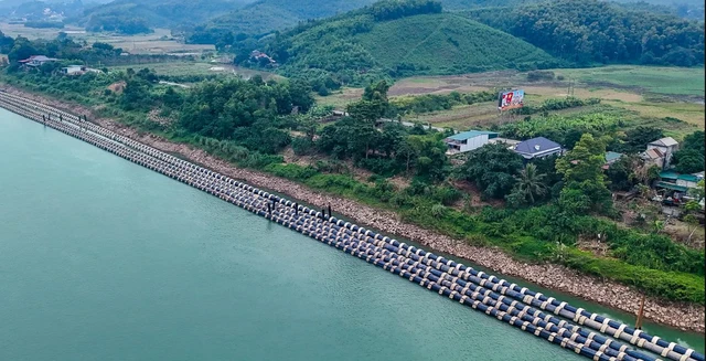 Mực nước sông Đà giảm mạnh, nhà máy nước sạch chủ động phương án vận hành - Ảnh 3.