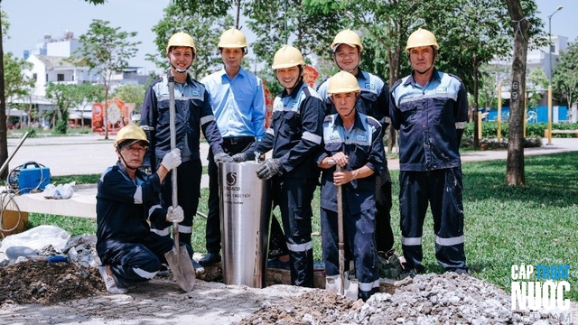 Thành phố Hồ Chí Minh lắp đặt thêm trụ nước uống miễn phí tại khu vực công cộng - Ảnh 1.