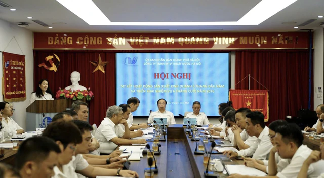Thoát nước Hà Nội vinh dự đón nhận Cờ thi đua của Chính phủ - Ảnh 2.