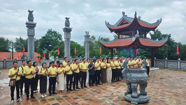 Dòng nước nghĩa tình nối dài hành trình tri ân từ Bắc vào Nam- Ảnh 5.