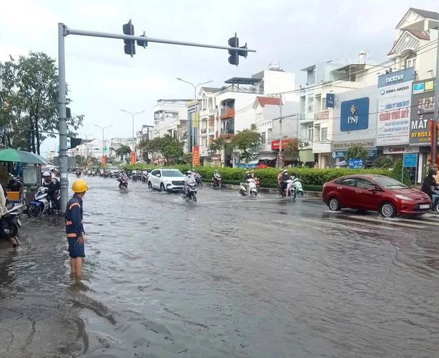 Không thể chuyển đổi số bằng hợp đồng 12 tháng - Ảnh 2.