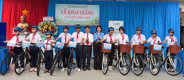 Doanh nghiệp ng&agrave;nh Nước tiếp sức học sinh trong m&ugrave;a tựu trường- Ảnh 5.