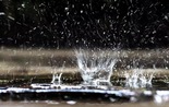 Uống nước mưa không an toàn do hóa chất