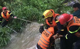 Chủ tịch nước khen lực lượng cứu hộ 23 người mắc kẹt ở suối