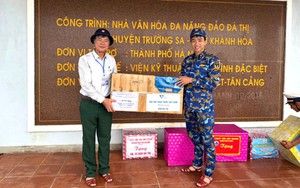 Chủ tịch VWSA thăm, tặng quà tại quần đảo Trường Sa và Nhà giàn DK1