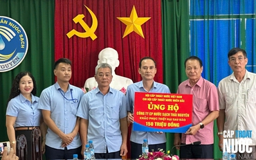 Hội Cấp Thoát nước Việt Nam ủng hộ doanh nghiệp ngành Nước khắc phục thiệt hại sau bão