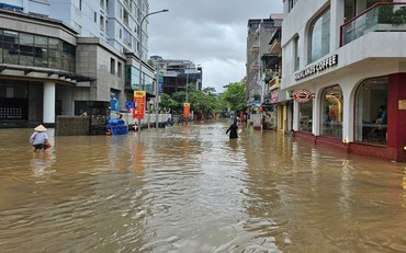 Ngập úng đô thị - 'lời cảnh báo' về sự phát triển hạ tầng thiếu kiểm soát