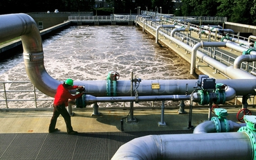 Cổ phiếu ngành Nước kỳ vọng “bứt tốc xanh” trong quý IV