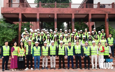 Đoàn sinh viên, giảng viên Trường ĐH Kiến trúc Hà Nội tham quan Nhà máy nước mặt Sông Đuống