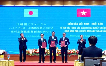 Thủ tướng Phạm Minh Chính và Thủ tướng Nhật Bản Ishiba Shigeru chứng kiến trao Biên bản ghi nhớ hợp tác về cấp thoát nước