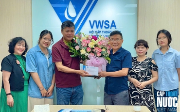 Lãnh đạo Hội Cấp Thoát nước Việt Nam chúc mừng Tạp chí Cấp Thoát nước Việt Nam nhân dịp 21/6