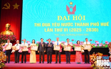 Chủ tịch HĐQT HueWACO nhận Huân chương Lao động hạng Ba tại Đại hội Thi đua yêu nước lần thứ VI (2025 – 2030)