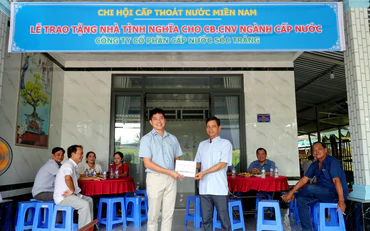 Ấm tình đồng nghiệp trong căn nhà mới của người công nhân Cấp nước