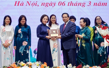 Giáo sư Trần Thị Việt Nga nhận Giải thưởng Kovalevskaia năm 2025