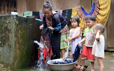 Nước sạch - "Tấm khiên" bảo vệ phụ nữ và trẻ em gái