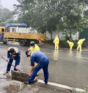 Công ty TNHH MTV Thoát nước Hà Nội ra quân thực hiện Kế hoạch trật tự đô thị của Thành phố