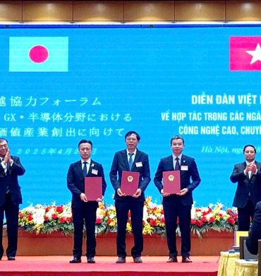 Thủ tướng Phạm Minh Chính và Thủ tướng Nhật Bản Ishiba Shigeru chứng kiến trao Biên bản ghi nhớ hợp tác về cấp thoát nước