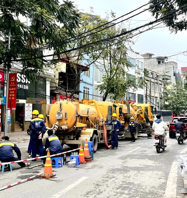 Sẵn sàng "làm xuyên Tết", bảo đảm hệ thống thoát nước của Thủ đô thông suốt