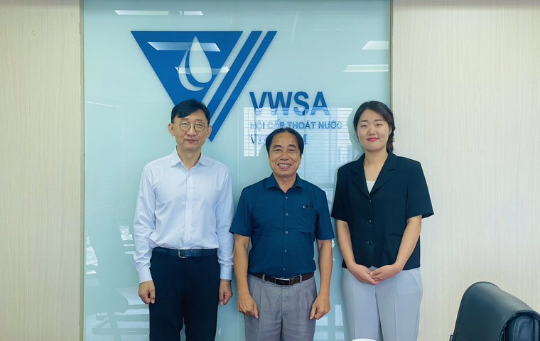 Đoàn công tác của Công ty Vitzrocell thăm và làm việc với VWSA