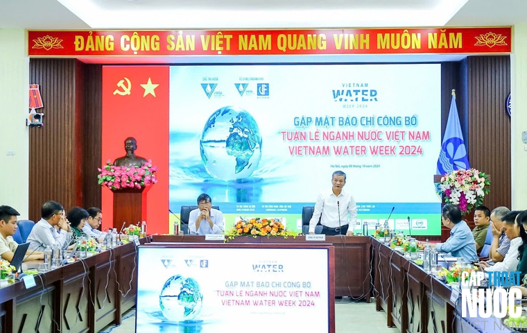 Toàn cảnh buổi họp báo