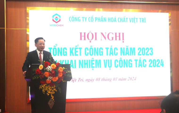 Ông Nguyễn Hữu Tú – Ủy viên Ban Thường vụ, Trưởng Ban Tuyên giáo Đảng ủy, Phó Tổng giám đốc Tập đoàn Hóa chất Việt Nam phát biểu chỉ đạo