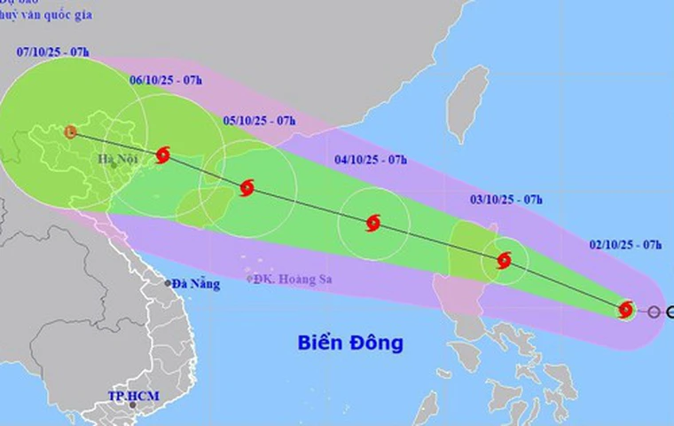 Bão Matmo đang hướng vào Biển Đông và sẽ là cơn bão số 11 trong năm 2025. Ảnh NCHMF