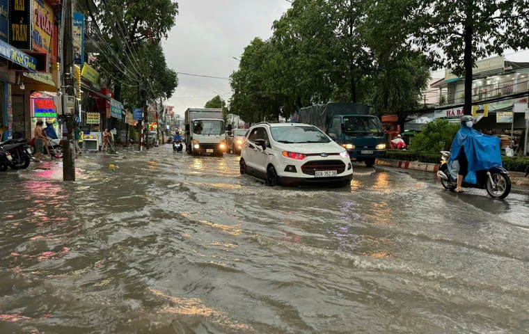 Đại biểu Quốc hội tỉnh An Giang lo lắng khi tình trạng úng ngập tại các đô thị vẫn xảy ra và có diễn biến phức tạp.