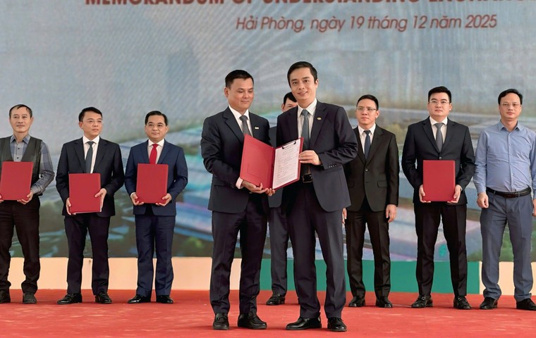 Nhựa Tiền Phong và Khu công nghiệp Quốc tế Hải Phòng thống nhất tăng cường phối hợp, phát huy thế mạnh của mỗi doanh nghiệp, hướng tới mục tiêu phát triển bền vững.