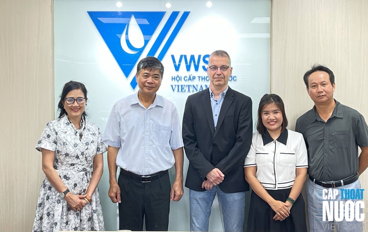 Lãnh đạo VWSA tiếp đón và làm việc với đại diện Cơ quan Đối tác ngành Nước Hungary (HWP)