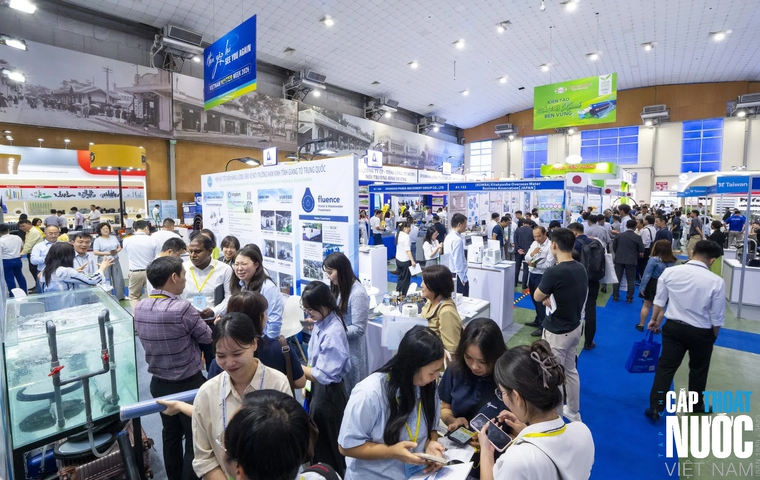 Triển lãm Vietnam Water Week 2025 mang đến không khí sôi động và đa dạng sắc màu kỹ thuật với 200 gian hàng đến từ 15 quốc gia và vùng lãnh thổ. 