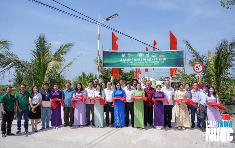 Công ty CP Nhựa Thiếu niên Tiền Phong phía Nam (Tiền Phong Nam) phối hợp cùng UBND xã Lương Thế Trân và các đơn vị tài trợ long trọng tổ chức Lễ khánh thành Cầu Rạch Cái Nhum - Cầu Nối Yêu Thương số 114 (Cầu Đồng hương 192).