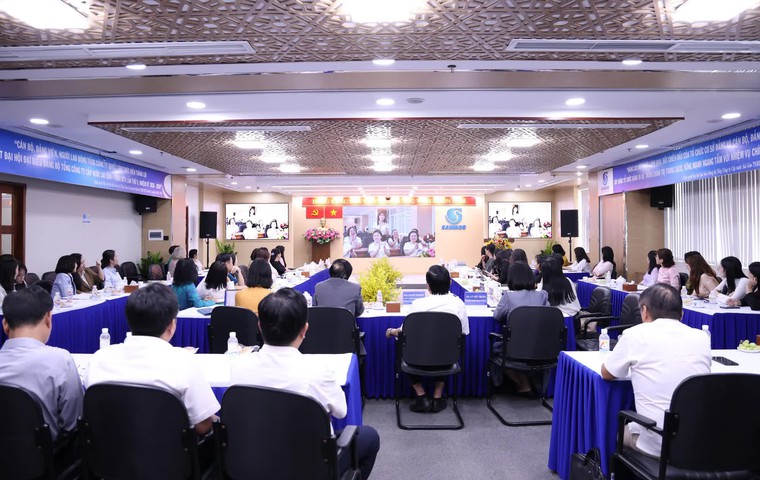 Toàn cảnh tọa đàm chuyên đề: "Nâng cao vai trò phụ nữ trong các doanh nghiệp ngành nước tại Việt Nam".